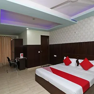 https://oyo-14587-the-crown.top-gurgaonhotels.com